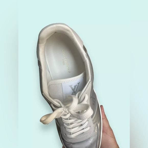 LOUIS VUITTON Rivoli low top leather sneakers Men size 8.5 with box. - Picture 9 of 11